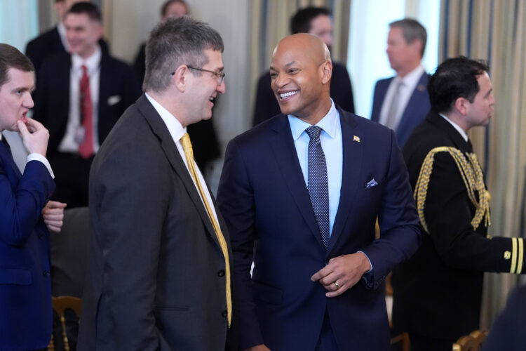 White House dinner closes a turbulent week for governors in Washington